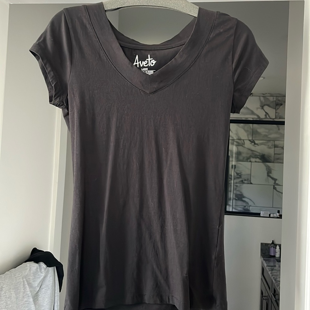 Aveto Black V Neck Tee - Size Large